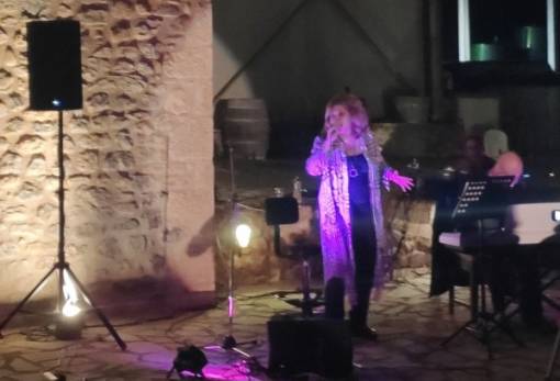 Η Λένα Αλκαίου καθήλωσε το κοινό στο Κτήμα Θεοδωρακάκου (ΦΩΤΟ)