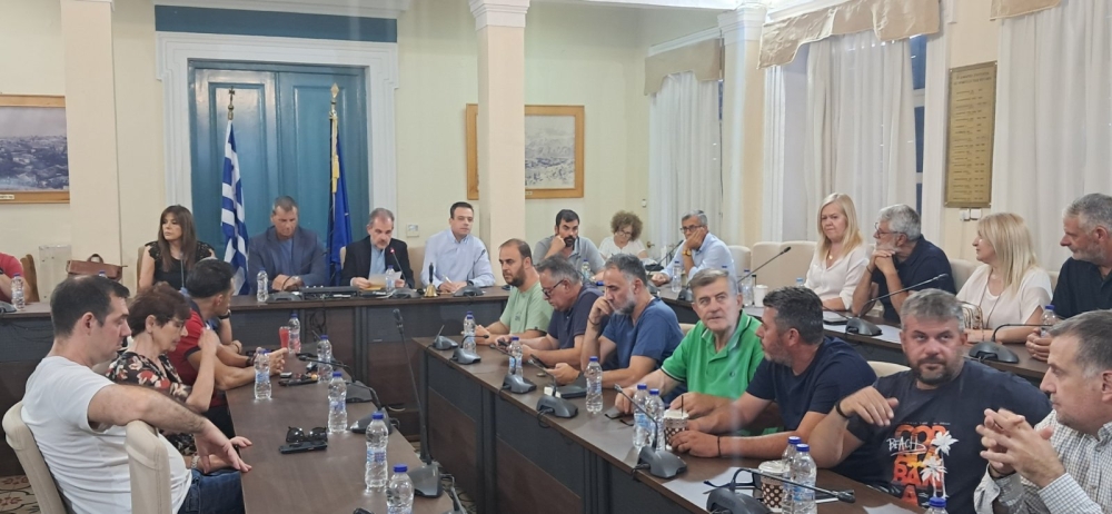 &Sigma;&upsilon;&nu;&epsilon;&delta;&rho;&iota;ά&zeta;&epsilon;&iota; &mu;&epsilon; &laquo;&kappa;&alpha;&upsilon;&tau;ή&raquo; &alpha;&tau;&zeta;έ&nu;&tau;&alpha;  &tau;&omicron; &Delta;&Sigma; &Sigma;&pi;ά&rho;&tau;&eta;&sigmaf;