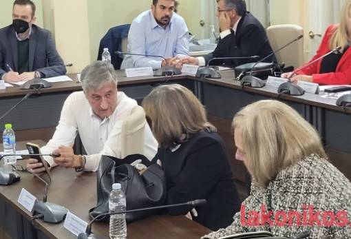 Κουβεντούλα να… γίνεται στο νέο ΔΣ