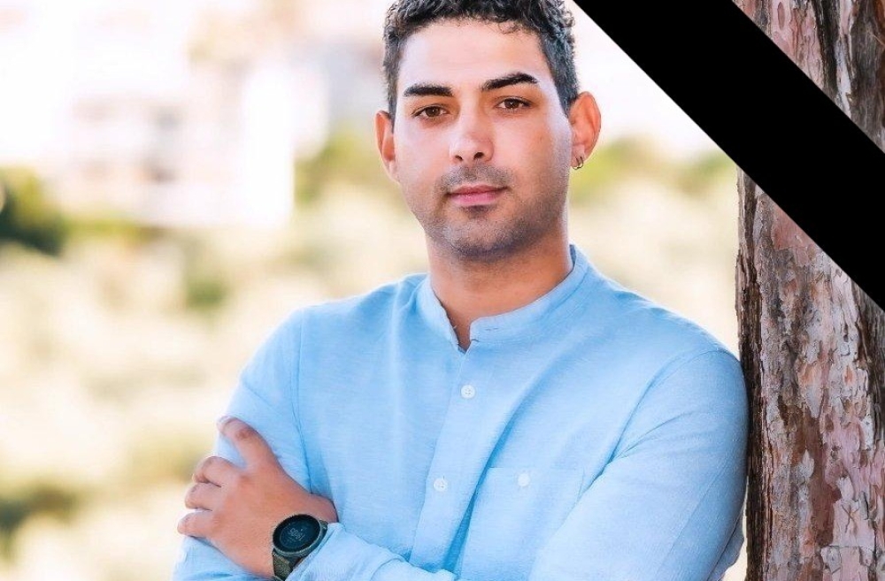 &Mu;&omicron;&upsilon;&sigma;&iota;&kappa;ό &Sigma;&chi;&omicron;&lambda;&epsilon;ί&omicron; &Sigma;&pi;ά&rho;&tau;&eta;&sigmaf;: &laquo;Ό&tau;&iota; &delta;&epsilon;&nu; &mu;&epsilon; &sigma;&kappa;&omicron;&tau;ώ&nu;&epsilon;&iota; &mu;&epsilon; &kappa;ά&nu;&epsilon;&iota; &pi;&iota;&omicron; &delta;&upsilon;&nu;&alpha;&tau;ό&hellip;&raquo;