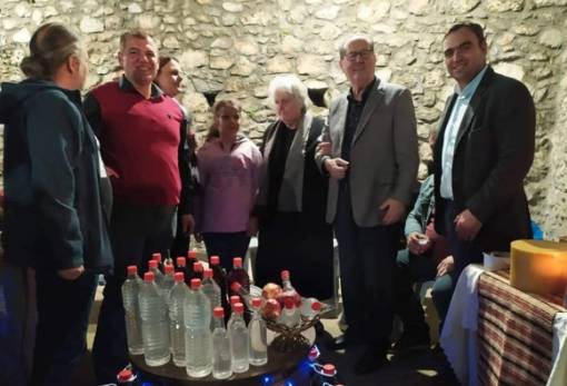 Με «Γιορτή Μπουκουβάλας» ξεκίνησε η ελαιοσυγκομιδή στο Καστόρι (ΦΩΤΟ)