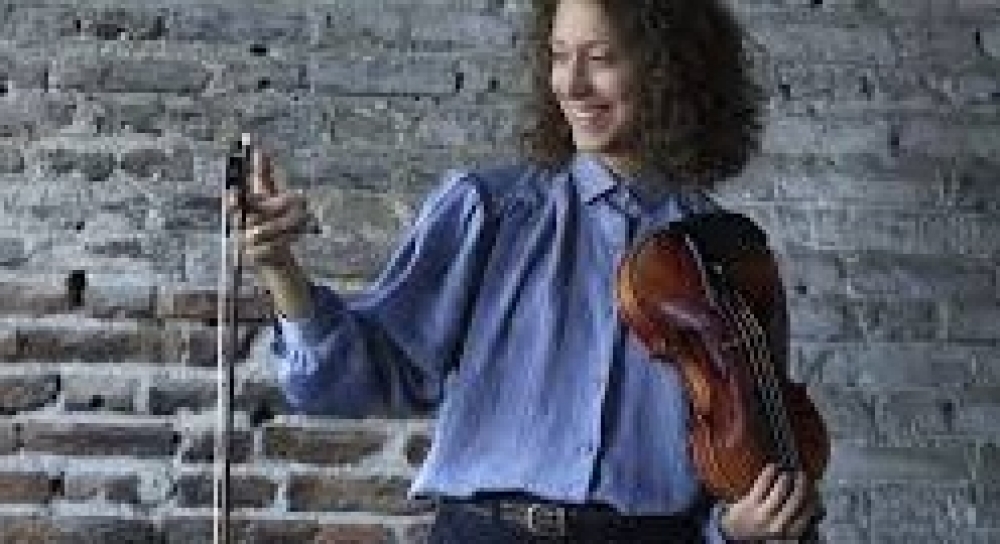 &Sigma;&upsilon;&nu;&alpha;&upsilon;&lambda;ί&alpha; &beta;&iota;&omicron;&lambda;&iota;&omicron;ύ &alpha;&pi;ό &tau;&eta;&nu; &Epsilon;&iota;&rho;ή&nu;&eta; &Kappa;&rho;&iota;&kappa;ώ&nu;&eta; &sigma;&tau;&eta; &Beta;&alpha;&mu;&beta;&alpha;&kappa;&omicron;ύ