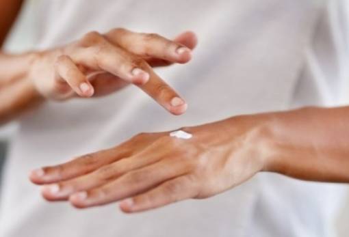 Diy πανεύκολη μάσκα για απαλά χέρια