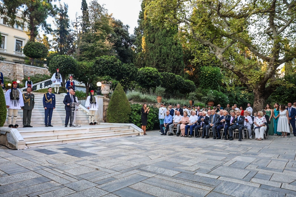 51&eta; &Epsilon;&pi;έ&tau;&epsilon;&iota;&omicron;&sigmaf; &gamma;&iota;&alpha; &tau;&eta;&nu; &Alpha;&pi;&omicron;&kappa;&alpha;&tau;ά&sigma;&tau;&alpha;&sigma;&eta; &tau;&eta;&sigmaf; &Delta;&eta;&mu;&omicron;&kappa;&rho;&alpha;&tau;ί&alpha;&sigmaf;: &Tau;&iota;&mu;ή ή Life Style;