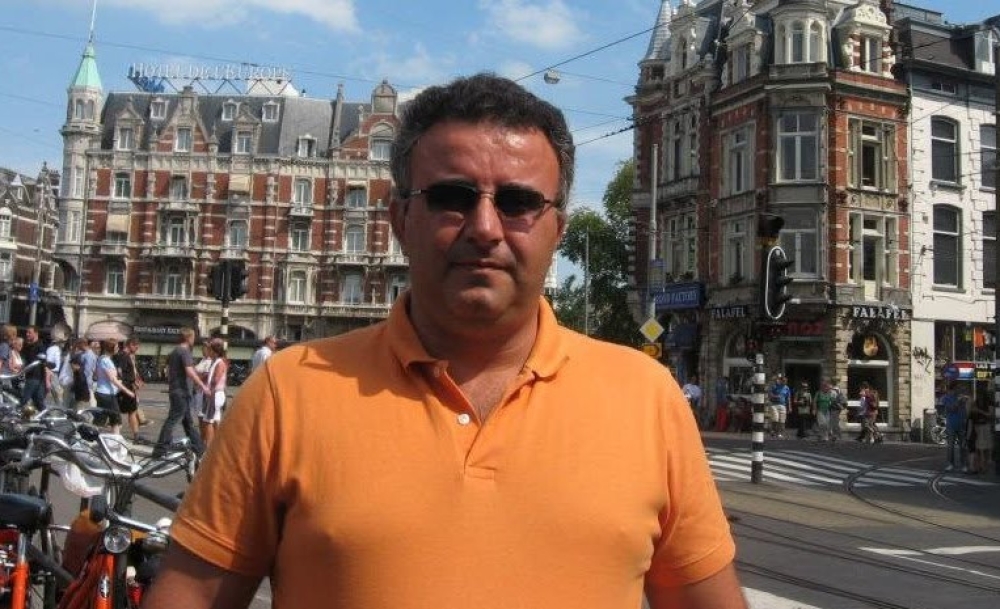 &Theta;&lambda;ί&psi;&eta; &sigma;&tau;&omicron;&nu; &omicron;&delta;&omicron;&nu;&tau;&iota;&alpha;&tau;&rho;&iota;&kappa;ό &kappa;ό&sigma;&mu;&omicron; &tau;&eta;&sigmaf; &Lambda;&alpha;&kappa;&omega;&nu;ί&alpha;&sigmaf; &gamma;&iota;&alpha; &tau;&omicron;&nu; &chi;&alpha;&mu;ό &tau;&omicron;&upsilon; &Gamma;. &Mu;έ&nu;&epsilon;&gamma;&alpha;