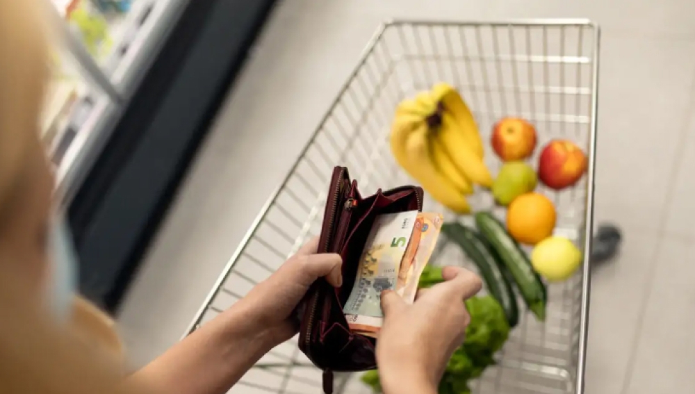 &Epsilon;&Lambda;&Sigma;&Tau;&Alpha;&Tau;: &Pi;&epsilon;&rho;&iota;&sigma;&sigma;ό&tau;&epsilon;&rho;&omicron;&iota; Έ&lambda;&lambda;&eta;&nu;&epsilon;&sigmaf; &mu;&epsilon; &mu;&epsilon;&iota;&omega;&mu;έ&nu;&eta; &pi;&rho;ό&sigma;&beta;&alpha;&sigma;&eta; &sigma;&tau;&eta;&nu; &tau;&rho;&omicron;&phi;ή