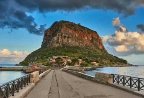 Στη «μόνη έμβαση» με ασφάλεια και τάξη για πεζούς και οχήματα