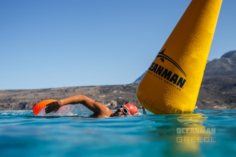 &laquo;Oceanman Greece&raquo; &kappa;&alpha;&iota; &phi;έ&tau;&omicron;&sigmaf; &sigma;&tau;&eta; &theta;ά&lambda;&alpha;&sigma;&sigma;&alpha; &tau;&eta;&sigmaf; &Mu;ά&nu;&eta;&sigmaf;