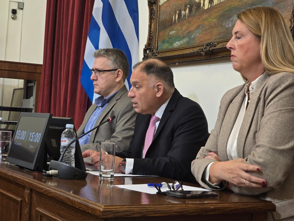 &Nu;. &Kappa;&rho;&eta;&tau;&iota;&kappa;ό&sigmaf;: &laquo;&Eta; &kappa;&omicron;&iota;&nu;&omega;&nu;&iota;&kappa;ή &pi;&omicron;&lambda;&iota;&tau;&iota;&kappa;ή &delta;&epsilon;&nu; &sigma;&tau;&alpha;&mu;&alpha;&tau;ά &sigma;&tau;&alpha; &epsilon;&pi;&iota;&delta;ό&mu;&alpha;&tau;&alpha;&raquo;