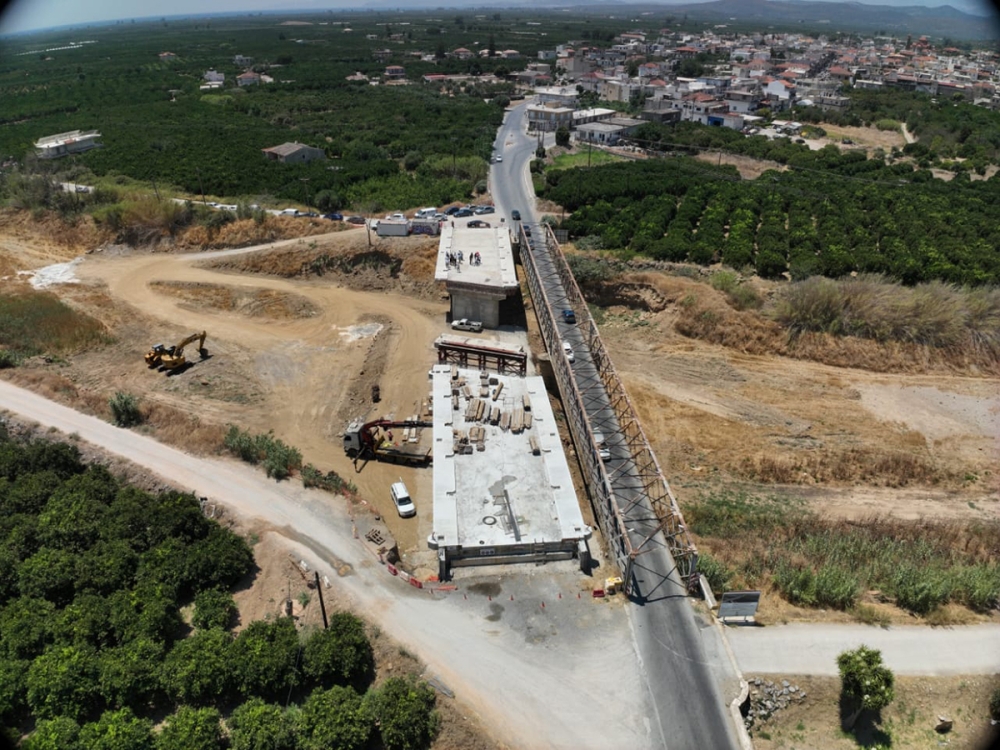 &Pi;&rho;&omicron; &tau;&eta;&sigmaf; &tau;&epsilon;&lambda;&iota;&kappa;ή&sigmaf; &epsilon;&upsilon;&theta;&epsilon;ί&alpha;&sigmaf; &eta; &nu;έ&alpha; &gamma;έ&phi;&upsilon;&rho;&alpha; &sigma;&tau;&eta; &Sigma;&kappa;ά&lambda;&alpha;: &Alpha;&upsilon;&tau;&omicron;&psi;ί&alpha; &Pi;&tau;&omega;&chi;&omicron;ύ &sigma;&tau;&omicron; &epsilon;&rho;&gamma;&omicron;&tau;ά&xi;&iota;&omicron;