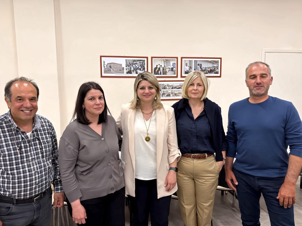 &Sigma;&tau;&eta; &Beta;&omicron;&upsilon;&lambda;ή &omicron;&iota; &alpha;&nu;ά&gamma;&kappa;&epsilon;&sigmaf; &tau;&omega;&nu; &pi;&alpha;&iota;&delta;&iota;ώ&nu; &sigma;&tau;&omicron; &phi;ά&sigma;&mu;&alpha; &tau;&omicron;&upsilon; &alpha;&upsilon;&tau;&iota;&sigma;&mu;&omicron;ύ &sigma;&tau;&eta; &Lambda;&alpha;&kappa;&omega;&nu;ί&alpha;