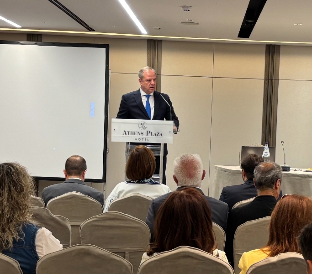 &Sigma;&tau;&eta; &Gamma;&epsilon;&nu;&iota;&kappa;ή &Sigma;&upsilon;&nu;έ&lambda;&epsilon;&upsilon;&sigma;&eta; &tau;&eta;&sigmaf; &Delta;&iota;&epsilon;&pi;&alpha;&gamma;&gamma;&epsilon;&lambda;&mu;&alpha;&tau;&iota;&kappa;ή&sigmaf; &Omicron;ί&nu;&omicron;&upsilon; &kappa;&alpha;&iota; &Alpha;&mu;&pi;έ&lambda;&omicron;&upsilon; &omicron; &Delta;&iota;&omicron;&nu;ύ&sigma;&eta;&sigmaf; &Sigma;&tau;&alpha;&mu;&epsilon;&nu;ί&tau;&eta;&sigmaf;