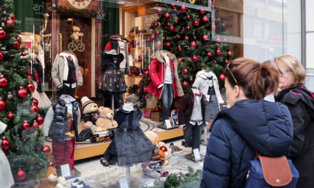 &Chi;&lambda;&iota;&alpha;&rho;ή &eta; &gamma;&iota;&omicron;&rho;&tau;&iota;&nu;ή &kappa;ί&nu;&eta;&sigma;&eta; &sigma;&tau;&eta;&nu; &alpha;&gamma;&omicron;&rho;ά &tau;&eta;&sigmaf; &Sigma;&pi;ά&rho;&tau;&eta;&sigmaf;