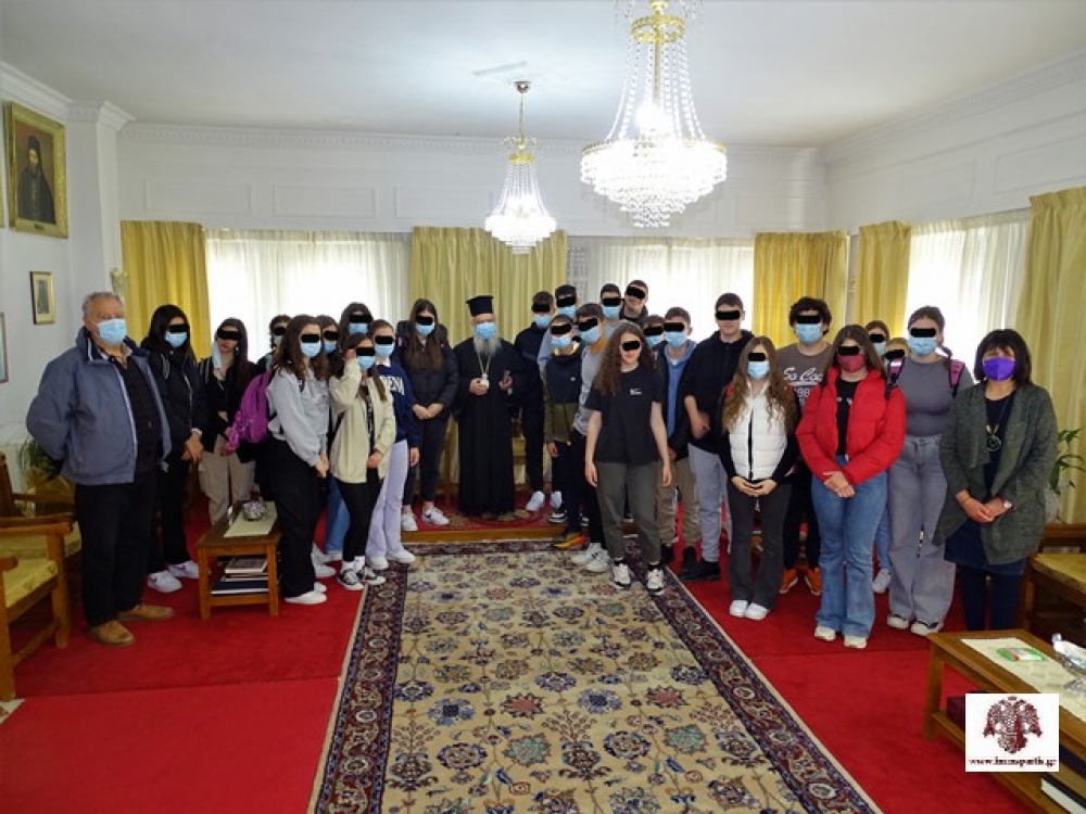 &Sigma;&tau;&omicron;&nu; &Mu;&eta;&tau;&rho;&omicron;&pi;&omicron;&lambda;ί&tau;&eta; &Epsilon;&upsilon;&sigma;&tau;ά&theta;&iota;&omicron; &mu;&alpha;&theta;&eta;&tau;έ&sigmaf; &tau;&omicron;&upsilon; 2&omicron;&upsilon; &Gamma;&upsilon;&mu;&nu;&alpha;&sigma;ί&omicron;&upsilon; &Sigma;&pi;ά&rho;&tau;&eta;&sigmaf;