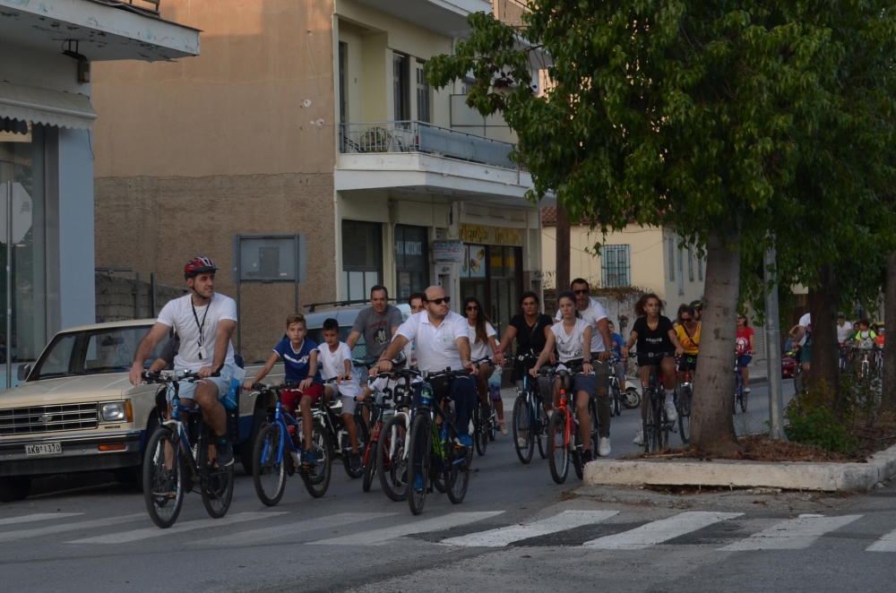 &Pi;&omicron;&delta;ή&lambda;&alpha;&tau;&alpha; &xi;&epsilon;&chi;ύ&theta;&eta;&kappa;&alpha;&nu; &sigma;&tau;&eta;&nu; &pi;ό&lambda;&eta; &gamma;&iota;&alpha; &tau;&eta;&nu; &Epsilon;&beta;&delta;&omicron;&mu;ά&delta;&alpha; &Kappa;&iota;&nu;&eta;&tau;&iota;&kappa;ό&tau;&eta;&tau;&alpha;&sigmaf;