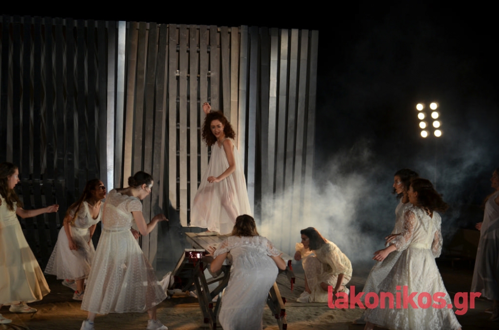 &Kappa;&alpha;&theta;ή&lambda;&omega;&sigma;&epsilon; &tau;&omicron; &kappa;&omicron;&iota;&nu;ό &eta; &laquo;&Iota;&phi;&iota;&gamma;έ&nu;&epsilon;&iota;&alpha; &epsilon;&nu; &Alpha;&upsilon;&lambda;ί&delta;&iota;&raquo;