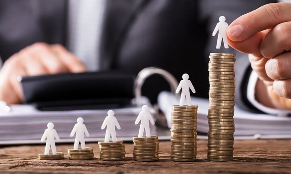 &Kappa;&alpha;&tau;ώ&tau;&alpha;&tau;&omicron;&sigmaf; &mu;&iota;&sigma;&theta;ό&sigmaf;: &Alpha;&upsilon;&xi;ά&nu;&epsilon;&tau;&alpha;&iota; &sigma;&tau;&alpha; 880 &epsilon;&upsilon;&rho;ώ &alpha;&pi;ό 1&eta; &Alpha;&pi;&rho;&iota;&lambda;ί&omicron;&upsilon;