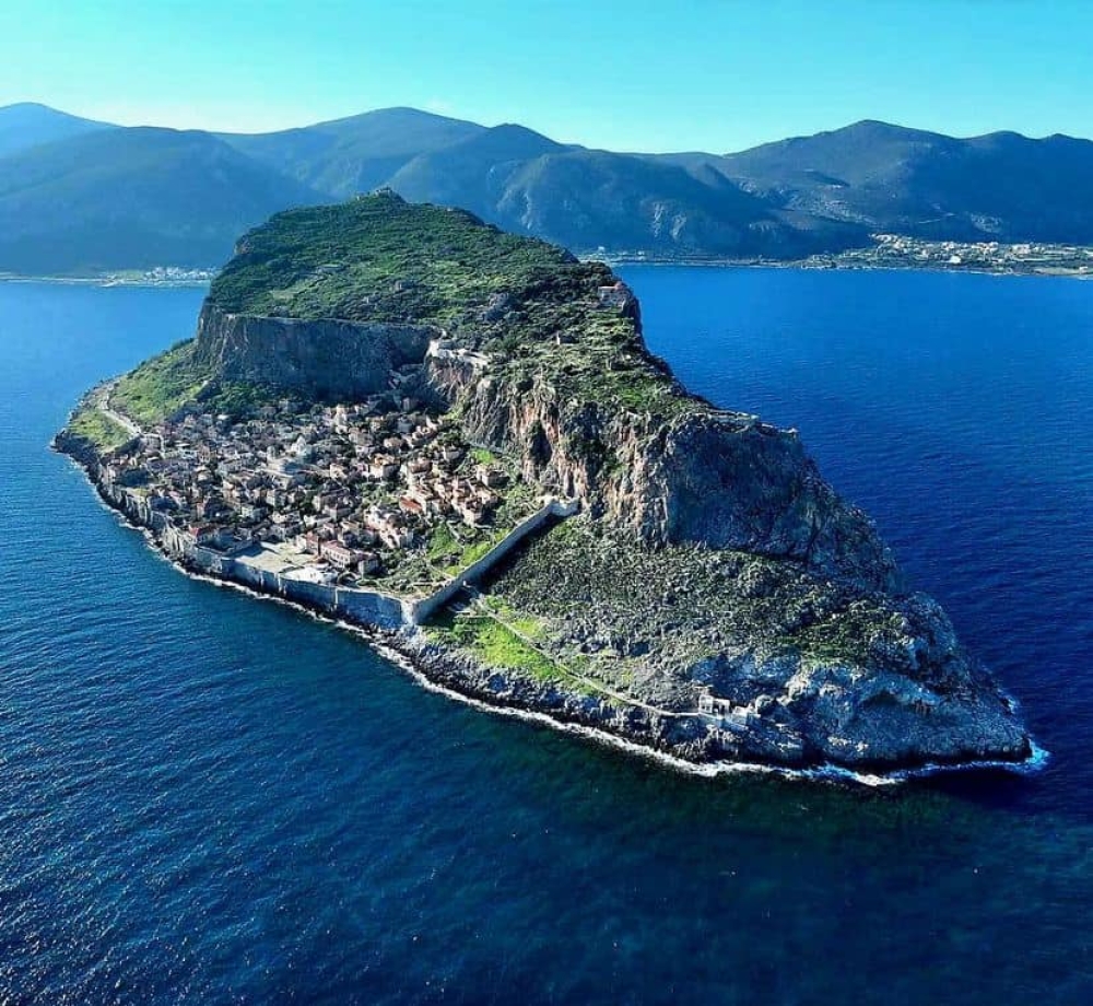 &Tau;&alpha; &laquo;&phi;ώ&tau;&alpha;&raquo; &tau;&omicron;&upsilon; &Epsilon;&Mu;&Pi; &sigma;&tau;&eta; &Mu;&omicron;&nu;&epsilon;&mu;&beta;&alpha;&sigma;&iota;ά