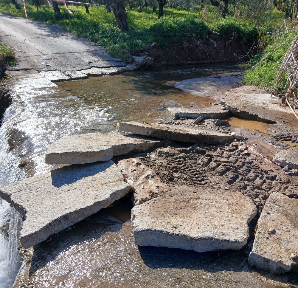 &Kappa;&lambda;&epsilon;&iota;&sigma;&tau;ό&sigmaf; &lambda;ό&gamma;&omega; &zeta;&eta;&mu;&iota;ώ&nu; &omicron; &delta;&rho;ό&mu;&omicron;&sigmaf; &alpha;&pi;ό &Alpha;&rho;&kappa;&alpha;&sigma;ά&delta;&epsilon;&sigmaf; &pi;&rho;&omicron;&sigmaf; &Tau;&rho;&alpha;&pi;&epsilon;&zeta;&omicron;&nu;&tau;ή