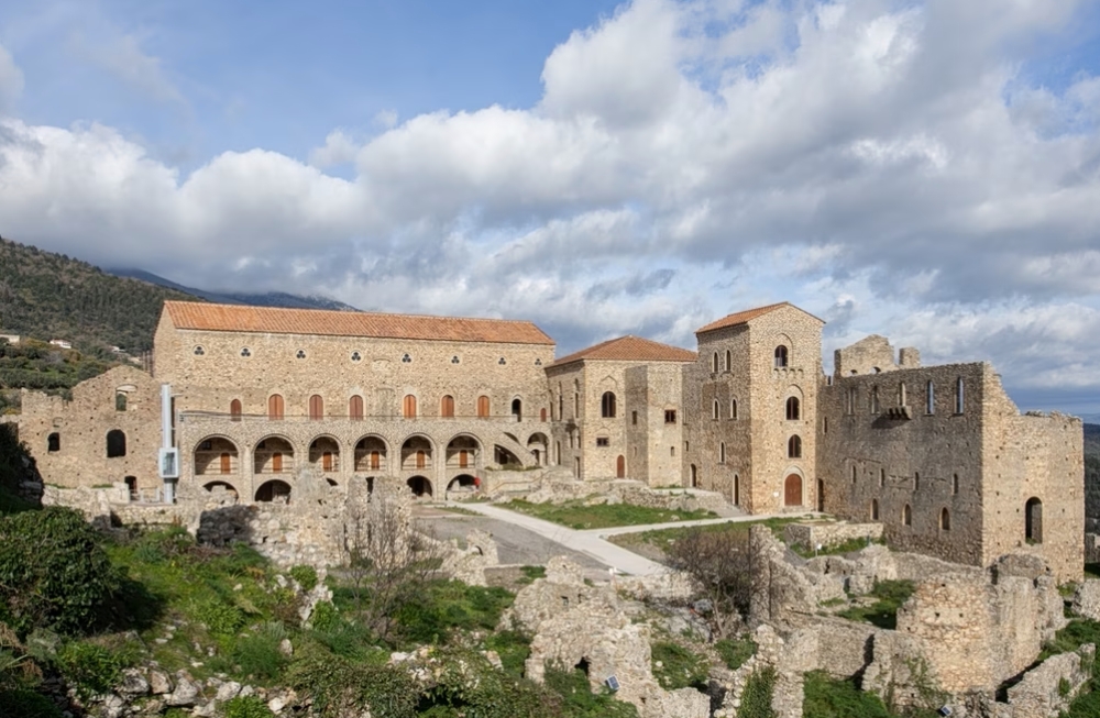 Έ&xi;&iota; &pi;&rho;&omicron;&sigma;&lambda;ή&psi;&epsilon;&iota;&sigmaf; &sigma;&epsilon; &Mu;&upsilon;&sigma;&tau;&rho;ά &kappa;&alpha;&iota; &Mu;&omicron;&nu;&epsilon;&mu;&beta;&alpha;&sigma;&iota;ά