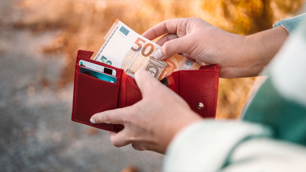 &Epsilon;&rho;&gamma;&alpha;&zeta;ό&mu;&epsilon;&nu;&omicron;&iota;: &Omicron;&iota; 2 &sigma;&tau;&omicron;&upsilon;&sigmaf; 10 &epsilon;ί&nu;&alpha;&iota; &chi;&alpha;&mu;&eta;&lambda;ό&mu;&iota;&sigma;&theta;&omicron;&iota;