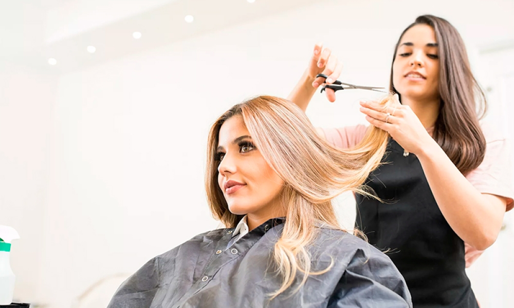 &Kappa;&omicron;ύ&rho;&epsilon;&mu;&alpha;: &Pi;ό&sigma;&epsilon;&sigmaf; &phi;&omicron;&rho;έ&sigmaf; &tau;&omicron; &chi;&rho;ό&nu;&omicron; &pi;&rho;έ&pi;&epsilon;&iota; &nu;&alpha; &kappa;ό&beta;&epsilon;&iota;&sigmaf; &tau;&alpha; &mu;&alpha;&lambda;&lambda;&iota;ά &sigma;&omicron;&upsilon; &gamma;&iota;&alpha; &nu;&alpha; &epsilon;ί&nu;&alpha;&iota; &upsilon;&gamma;&iota;ή &kappa;&alpha;&iota; &lambda;&alpha;&mu;&pi;&epsilon;&rho;ά