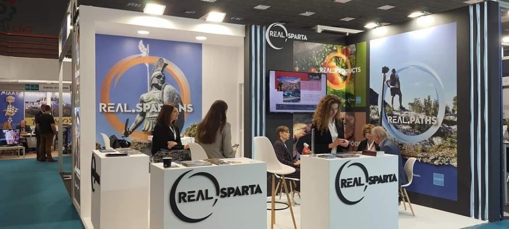 &Sigma;&tau;&eta;&nu; έ&kappa;&theta;&epsilon;&sigma;&eta; &laquo;PHILOXENIA&raquo; &omicron; &Delta;ή&mu;&omicron;&sigmaf; &Sigma;&pi;ά&rho;&tau;&eta;&sigmaf;