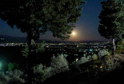 Η αυγουστιάτικη Σελήνη αστράφτει ολόγεμη σε Μυστρά και Σπάρτη