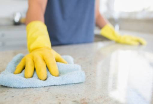 Οι επιφάνειες που δεν πρέπει να καθαρίσεις ποτέ με ξύδι