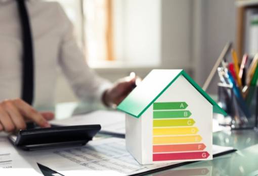 Έρχονται τρία νέα προγράμματα «Εξοικονομώ»