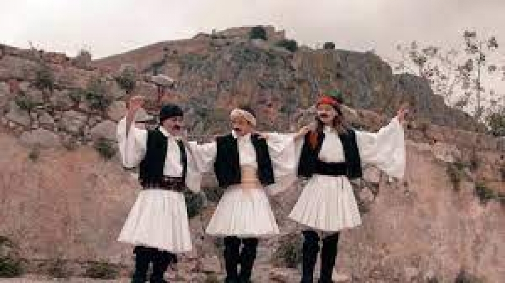 &Sigma;&upsilon;&gamma;&kappa;&iota;&nu;&eta;&tau;&iota;&kappa;ή &tau;&alpha;&iota;&nu;ί&alpha; &gamma;&iota;&alpha; &tau;&alpha; 200 &chi;&rho;ό&nu;&iota;&alpha; &alpha;&pi;ό &tau;&eta;&nu; &epsilon;&pi;&alpha;&nu;ά&sigma;&tau;&alpha;&sigma;&eta;