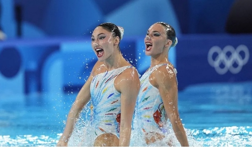 &Sigma;&tau;&omicron; &laquo;Kyniska Palace&raquo; &omicron;&iota; &Omicron;&lambda;&upsilon;&mu;&pi;&iota;&omicron;&nu;ί&kappa;&epsilon;&sigmaf; &kappa;&alpha;&lambda;&lambda;&iota;&tau;&epsilon;&chi;&nu;&iota;&kappa;ή&sigmaf; &kappa;&omicron;&lambda;ύ&mu;&beta;&eta;&sigma;&eta;&sigmaf;