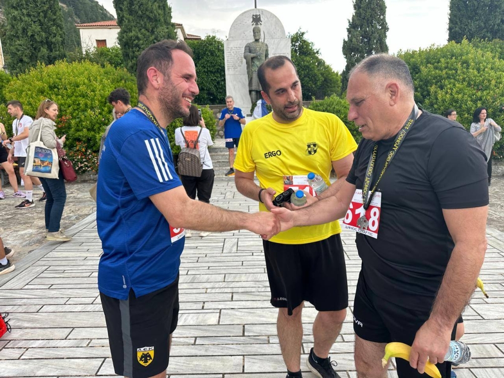&laquo;&Tau;&rho;έ&chi;&epsilon;&iota;&raquo; &sigma;&tau;&eta; &Lambda;&alpha;&kappa;&omega;&nu;ί&alpha; &omicron; &Nu;&epsilon;&omicron;&kappa;&lambda;ή&sigmaf; &Kappa;&rho;&eta;&tau;&iota;&kappa;ό&sigmaf;