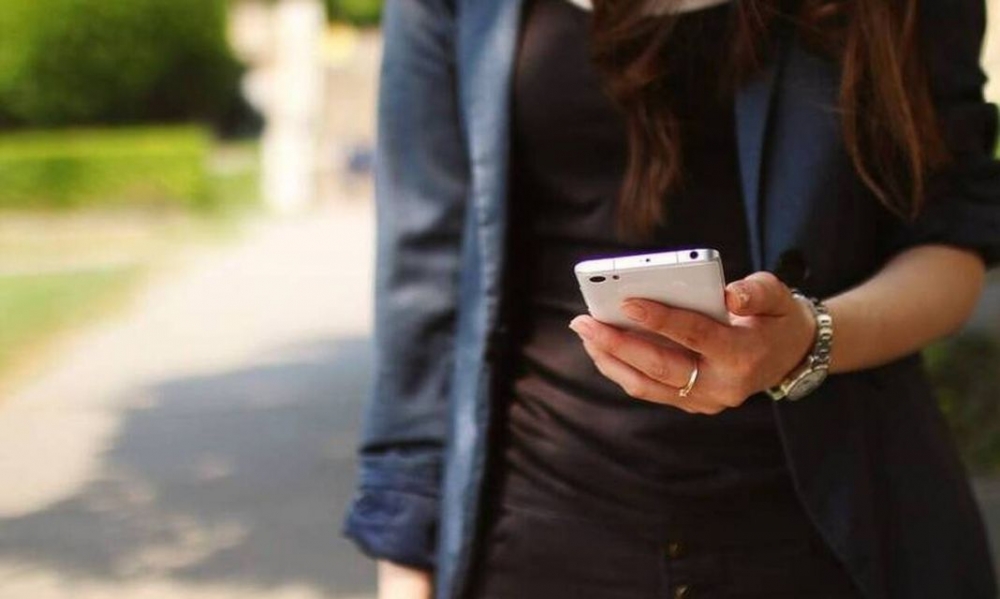 6 &mu;έ&rho;&eta; &pi;&omicron;&upsilon; &delta;&epsilon;&nu; &pi;&rho;έ&pi;&epsilon;&iota; &nu;&alpha; &alpha;&phi;ή&nu;&epsilon;&iota;&sigmaf; &pi;&omicron;&tau;έ &tau;&omicron; &kappa;&iota;&nu;&eta;&tau;ό &sigma;&omicron;&upsilon;