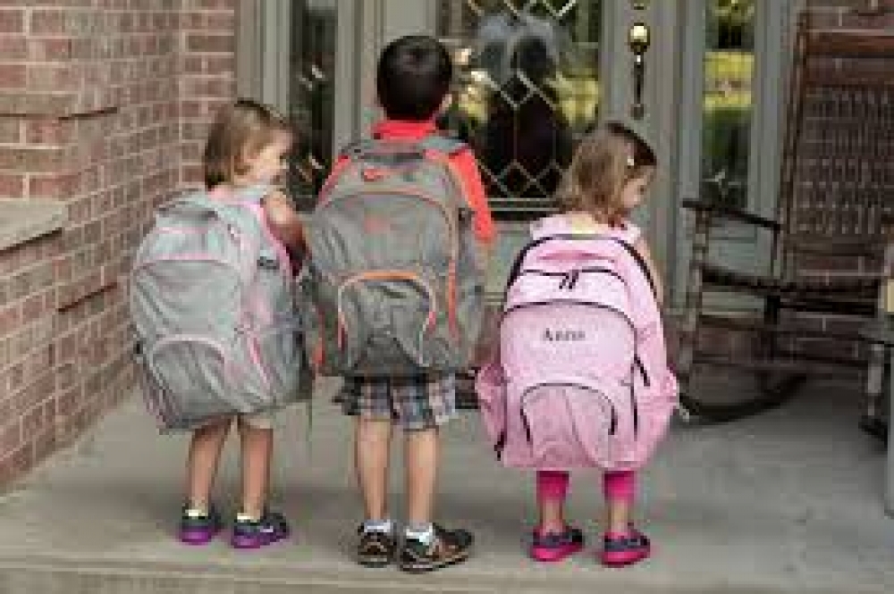 &Omicron;&lambda;&omicron;ή&mu;&epsilon;&rho;&omicron; &sigma;&chi;&omicron;&lambda;&epsilon;ί&omicron; &delta;&iota;&epsilon;&upsilon;&rho;&upsilon;&mu;έ&nu;&omicron;&upsilon; &omega;&rho;&alpha;&rho;ί&omicron;&upsilon;: &Mu;ύ&theta;&omicron;&iota; &kappa;&alpha;&iota; &pi;&rho;&alpha;&gamma;&mu;&alpha;&tau;&iota;&kappa;ό&tau;&eta;&tau;&epsilon;&sigmaf;