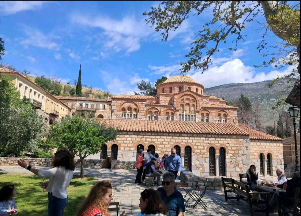 Έ&nu;&omega;&sigma;&epsilon; &iota;&sigma;&tau;&omicron;&rho;ί&alpha;, &pi;ί&sigma;&tau;&eta; &kappa;&alpha;&iota; &phi;ύ&sigma;&eta; &eta; &alpha;&xi;έ&chi;&alpha;&sigma;&tau;&eta; &epsilon;&kappa;&delta;&rho;&omicron;&mu;ή   &tau;&omicron;&upsilon; &Pi;&omicron;&lambda;&iota;&tau;&iota;&sigma;&tau;&iota;&kappa;&omicron;ύ &Sigma;&upsilon;&lambda;&lambda;ό&gamma;&omicron;&upsilon; &Kappa;&upsilon;&rho;&iota;ώ&nu; &Sigma;&kappa;ά&lambda;&alpha;&sigmaf;