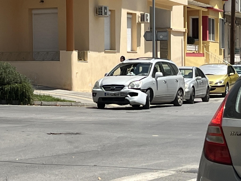 &Sigma;ύ&gamma;&kappa;&rho;&omicron;&upsilon;&sigma;&eta; &omicron;&chi;&eta;&mu;ά&tau;&omega;&nu; &sigma;&tau;&eta; &Sigma;&pi;ά&rho;&tau;&eta;