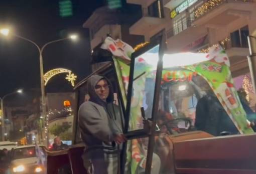 «Χριστουγεννιάτικη» πορεία  έκαναν οι αγρότες στο κέντρο της Σπάρτης