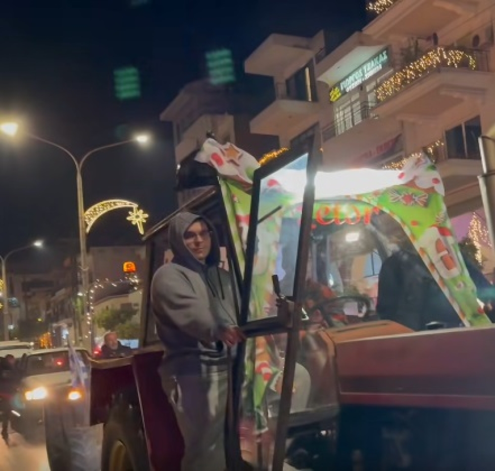 &laquo;&Chi;&rho;&iota;&sigma;&tau;&omicron;&upsilon;&gamma;&epsilon;&nu;&nu;&iota;ά&tau;&iota;&kappa;&eta;&raquo; &pi;&omicron;&rho;&epsilon;ί&alpha;  έ&kappa;&alpha;&nu;&alpha;&nu; &omicron;&iota; &alpha;&gamma;&rho;ό&tau;&epsilon;&sigmaf; &sigma;&tau;&omicron; &kappa;έ&nu;&tau;&rho;&omicron; &tau;&eta;&sigmaf; &Sigma;&pi;ά&rho;&tau;&eta;&sigmaf;