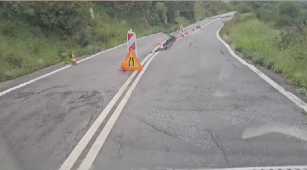 &Mu;ά&kappa;&alpha;&rho;&eta;&sigmaf;: &Sigma;&tau;&alpha; ό&rho;&iota;&alpha; &tau;&eta;&sigmaf; &kappa;&alpha;&tau;ά&rho;&rho;&epsilon;&upsilon;&sigma;&eta;&sigmaf; &omicron; &delta;&rho;ό&mu;&omicron;&sigmaf; &Chi;&omega;&sigma;&iota;&alpha;&rho;ί&omicron;&upsilon; &ndash; &Gamma;&epsilon;&rho;&omicron;&lambda;&iota;&mu;έ&nu;&alpha;