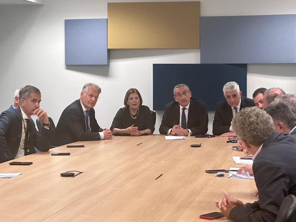 &Delta;. &Pi;&tau;&omega;&chi;ό&sigmaf; &alpha;&pi;ό &Beta;&rho;&upsilon;&xi;έ&lambda;&lambda;&epsilon;&sigmaf;:  &laquo;&Eta; &kappa;&alpha;&iota;&nu;&omicron;&tau;&omicron;&mu;ί&alpha; &epsilon;ί&nu;&alpha;&iota; &pi;&rho;&omicron;ϋ&pi;ό&theta;&epsilon;&sigma;&eta;  &pi;&rho;&omicron;ό&delta;&omicron;&upsilon; &kappa;&alpha;&iota; &alpha;&nu;&theta;&epsilon;&kappa;&tau;&iota;&kappa;ό&tau;&eta;&tau;&alpha;&sigmaf;&raquo;