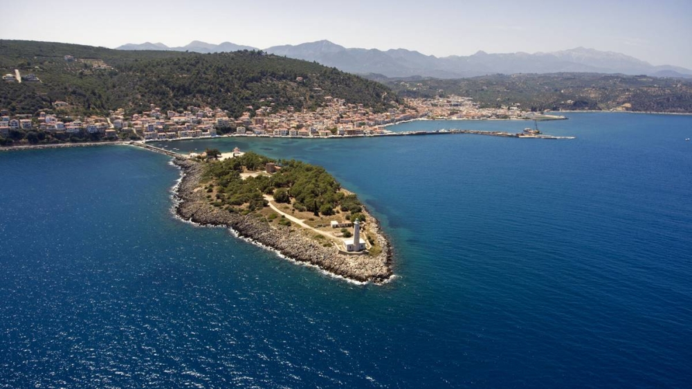 &Tau;&omicron; &Gamma;ύ&theta;&epsilon;&iota;&omicron; &laquo;&tau;&rho;έ&chi;&epsilon;&iota;&raquo; &sigma;&tau;&omicron;&nu; 1&omicron; &Eta;&mu;&iota;&mu;&alpha;&rho;&alpha;&theta;ώ&nu;&iota;&omicron; &laquo;&Delta;&eta;&mu;ή&tau;&rho;&eta;&sigmaf; &Theta;&epsilon;&omicron;&delta;&omega;&rho;&alpha;&kappa;ά&kappa;&omicron;&sigmaf;&raquo;