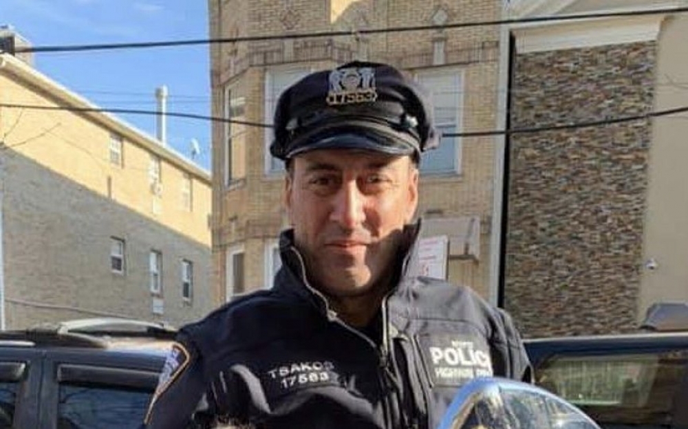 &Phi;&upsilon;&lambda;ά&kappa;&iota;&sigma;&eta; 27 &epsilon;&tau;ώ&nu; &sigma;&tau;&eta;&nu; &omicron;&delta;&eta;&gamma;ό &pi;&omicron;&upsilon; &pi;&alpha;&rho;έ&sigma;&upsilon;&rho;&epsilon; &kappa;&alpha;&iota; &sigma;&kappa;ό&tau;&omega;&sigma;&epsilon; &tau;&omicron;&nu; &Lambda;ά&kappa;&omega;&nu;&alpha; &Alpha;&nu;. &Tau;&sigma;ά&kappa;&omicron; &sigma;&tau;&iota;&sigmaf; &Eta;&Pi;&Alpha;