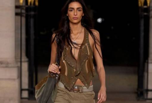 Safari Chic: Η τάση που φέρνει «άρωμα» περιπέτειας στην καλοκαιρινή γκαρνταρόμπα