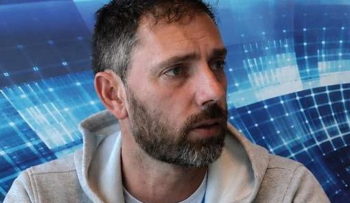 &laquo;&Gamma;&kappa;&alpha;&zeta;ώ&nu;&epsilon;&iota;&raquo; &epsilon;&nu;ό&psi;&epsilon;&iota; &nu;έ&alpha;&sigmaf; &sigma;&epsilon;&zeta;ό&nu; &omicron; Ά&rho;&eta;&sigmaf; &Sigma;&kappa;ά&lambda;&alpha;&sigmaf;