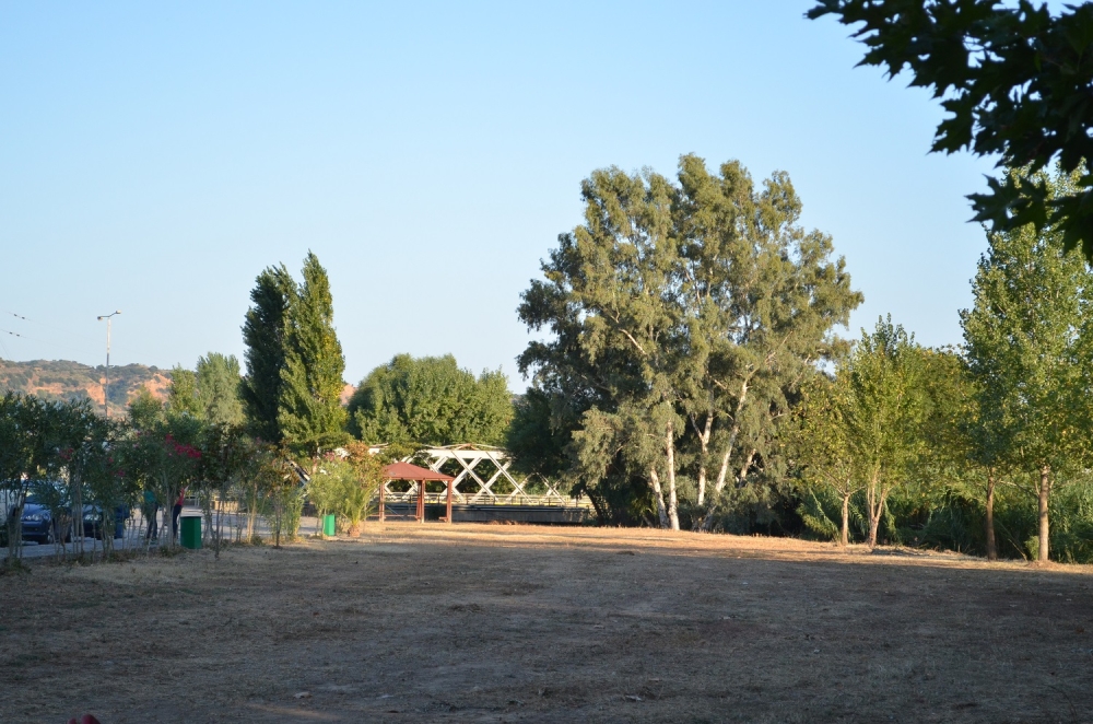 &laquo;Ό&lambda;&omicron;&iota; &Mu;&alpha;&zeta;ί &Mu;&pi;&omicron;&rho;&omicron;ύ&mu;&epsilon;&raquo; &nu;&alpha; &delta;ώ&sigma;&omicron;&upsilon;&mu;&epsilon; &pi;&epsilon;&rho;&iota;&sigma;&sigma;ό&tau;&epsilon;&rho;&omicron; &pi;&rho;ά&sigma;&iota;&nu;&omicron; &sigma;&tau;&eta; &Sigma;&pi;ά&rho;&tau;&eta;