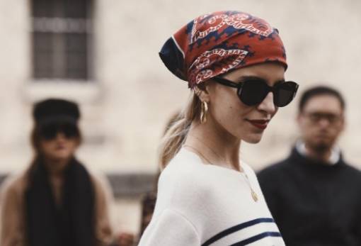 Πώς θα προστατεύσεις τα μαλλιά σου από τη σκόνη και τη ρύπανση