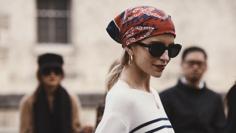 &Pi;ώ&sigmaf; &theta;&alpha; &pi;&rho;&omicron;&sigma;&tau;&alpha;&tau;&epsilon;ύ&sigma;&epsilon;&iota;&sigmaf; &tau;&alpha; &mu;&alpha;&lambda;&lambda;&iota;ά &sigma;&omicron;&upsilon; &alpha;&pi;ό &tau;&eta; &sigma;&kappa;ό&nu;&eta; &kappa;&alpha;&iota; &tau;&eta; &rho;ύ&pi;&alpha;&nu;&sigma;&eta;