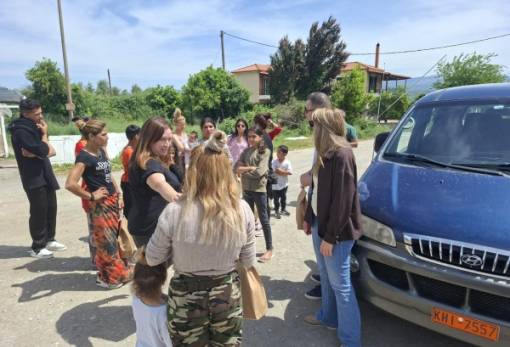 Στους καταυλισμούς Ρομά για τη Γιορτή της Μητέρας