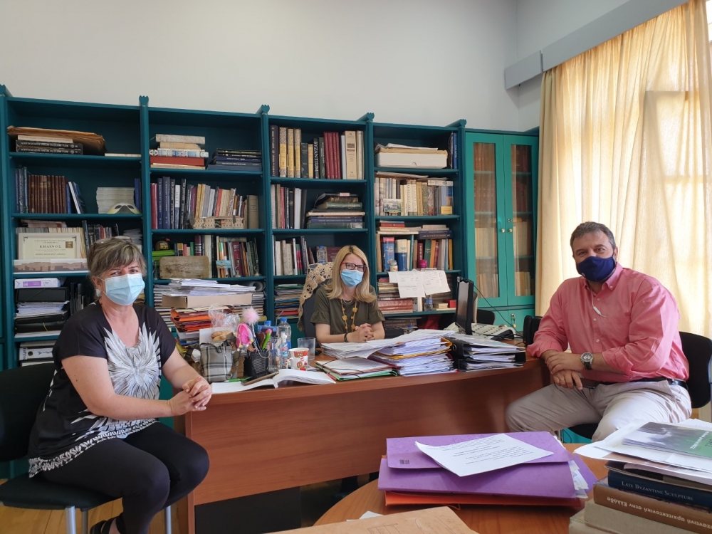 &Sigma;. &Alpha;&rho;&alpha;&chi;&omega;&beta;ί&tau;&eta;&sigmaf;: &laquo;&Eta; &Lambda;&alpha;&kappa;&omega;&nu;ί&alpha; &delta;&iota;&kappa;&alpha;&iota;&omicron;ύ&tau;&alpha;&iota; &nu;&alpha; έ&chi;&epsilon;&iota; &kappa;&upsilon;&rho;ί&alpha;&rho;&chi;&eta; &theta;έ&sigma;&eta; &kappa;&alpha;&iota; &sigma;&tau;&omicron;&nu; &Pi;&omicron;&lambda;&iota;&tau;&iota;&sigma;&mu;ό&raquo;